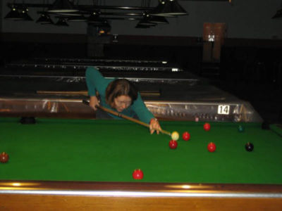 Julie Fitzpatrick playing snooker